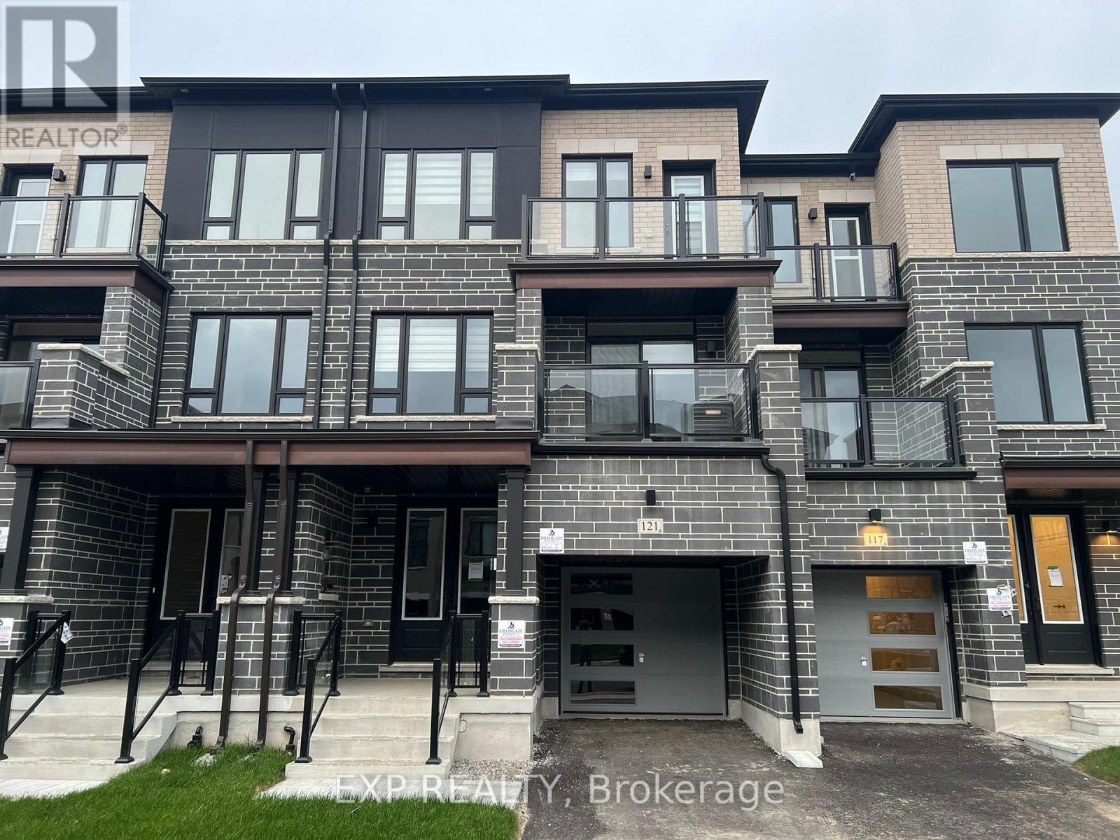 121 TENNANT CIRCLE, Vaughan